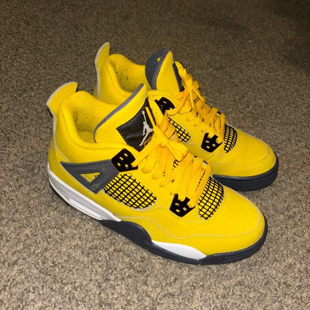Jordan 4 Lightning